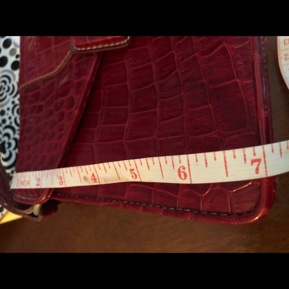 LIZ CLAIBORNE POWER RED HANDBAG - Picture 7 of 7